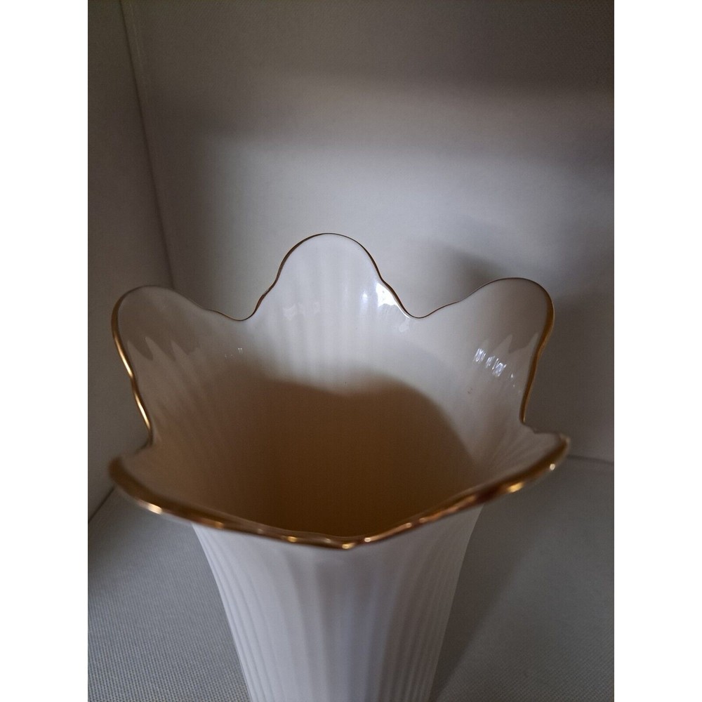 Meridian Collection Lenox Gold Rimed Ribbed Vase 8" - Picture 3 of 5